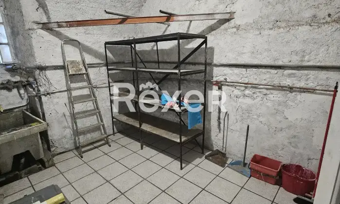 Rexer-Valdengo-Casa-di-fine-schiera-con-ampio-box-e-terreno-Deposito