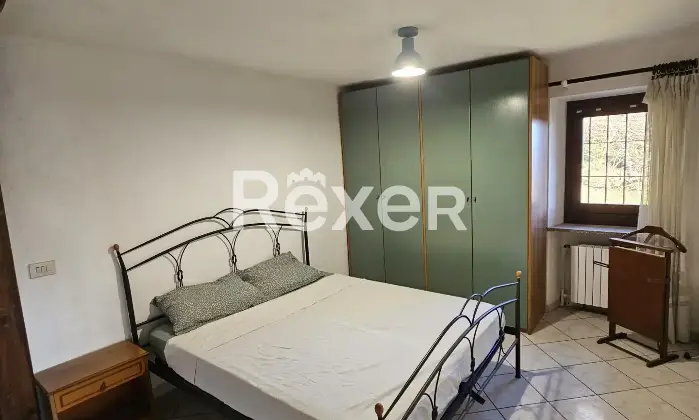 Rexer-Valdengo-Casa-di-fine-schiera-con-ampio-box-e-terreno-Camera-da-letto