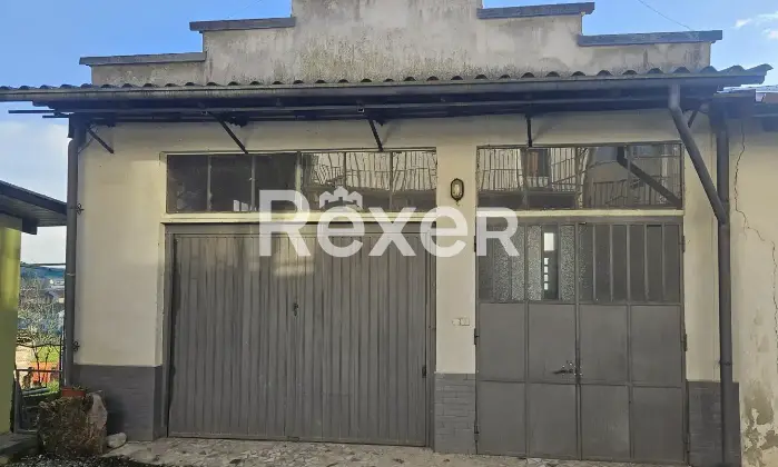Rexer-Valdengo-Casa-di-fine-schiera-con-ampio-box-e-terreno-Box
