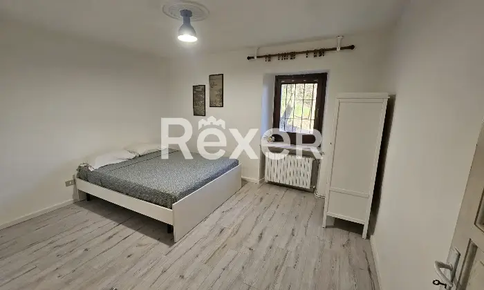 Rexer-Valdengo-Casa-di-fine-schiera-con-ampio-box-e-terreno-Camera-da-letto