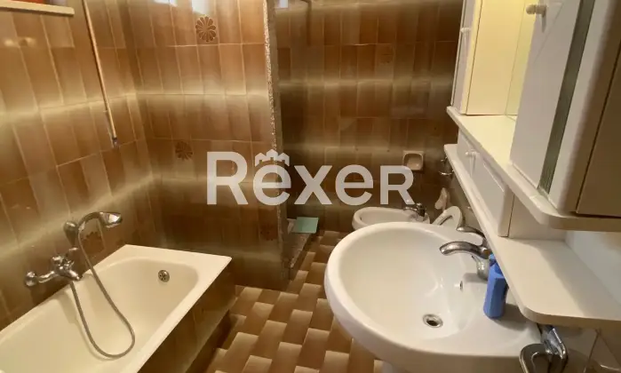 Rexer-Gravina-in-Puglia-Ampio-appartamento-di-mq-con-taverna-e-balcone-Viale-Regina-Margherita-Altro