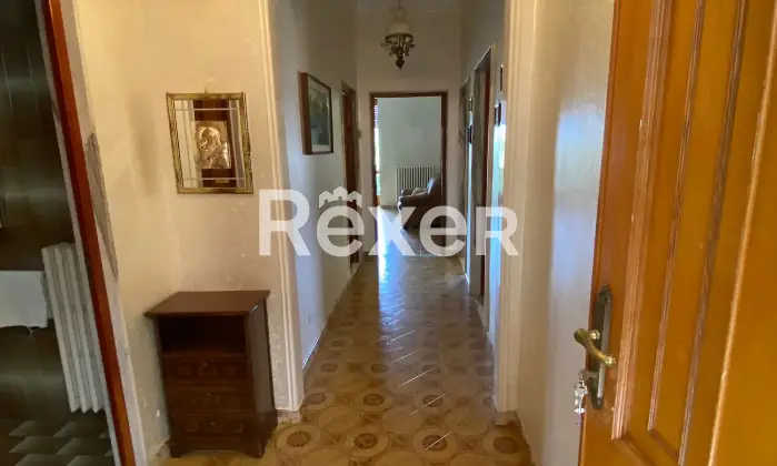 Rexer-Gravina-in-Puglia-Ampio-appartamento-di-mq-con-taverna-e-balcone-Viale-Regina-Margherita-Altro