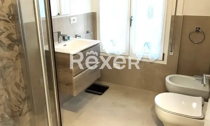 Rexer-Comacchio-Elegante-appartamento-a-soli-mt-dal-mare-Bagno