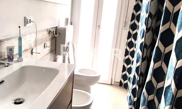 Rexer-Comacchio-Elegante-appartamento-a-soli-mt-dal-mare-Bagno
