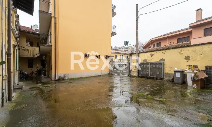 Rexer-San-Vittore-Olona-Palazzo-composto-da-Appartamenti-un-locale-commerciale-e-cantine-Altro