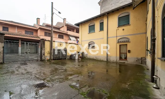 Rexer-San-Vittore-Olona-Palazzo-composto-da-Appartamenti-un-locale-commerciale-e-cantine-Altro