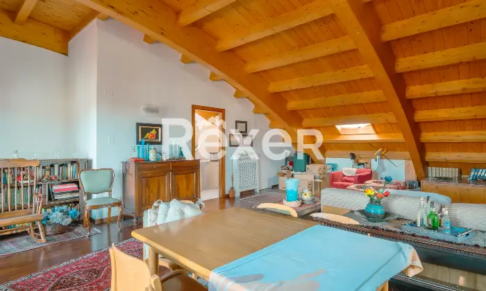 Rexer-Padova-Luminoso-ultimo-piano-su-due-livelli-Altro