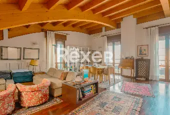 Rexer-Padova-Luminoso-ultimo-piano-su-due-livelli-Altro