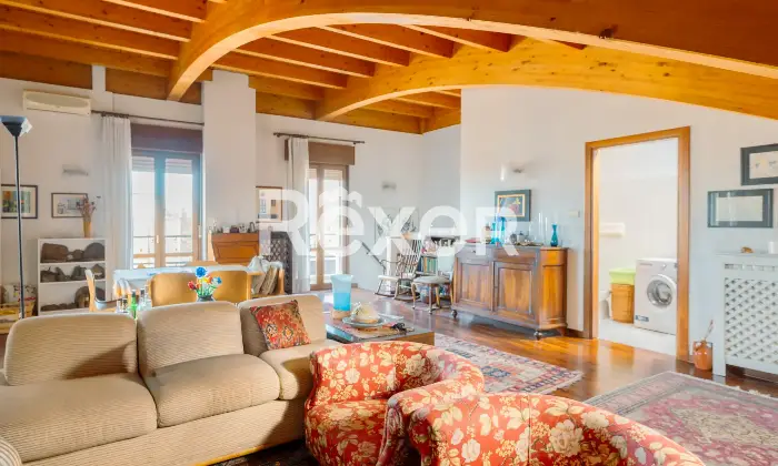 Rexer-Padova-Luminoso-ultimo-piano-su-due-livelli-Altro