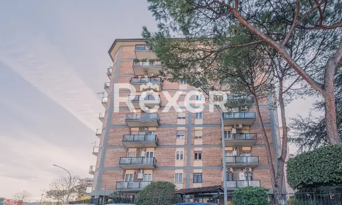 Rexer-Roma-Luminoso-quinto-piano-con-cantina-di-pertinenza-Altro