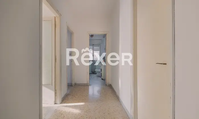 Rexer-Roma-Luminoso-quinto-piano-con-cantina-di-pertinenza-Altro