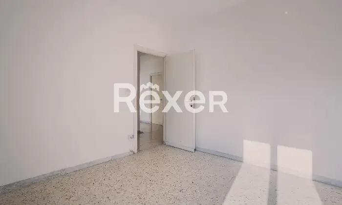 Rexer-Roma-Luminoso-quinto-piano-con-cantina-di-pertinenza-Altro