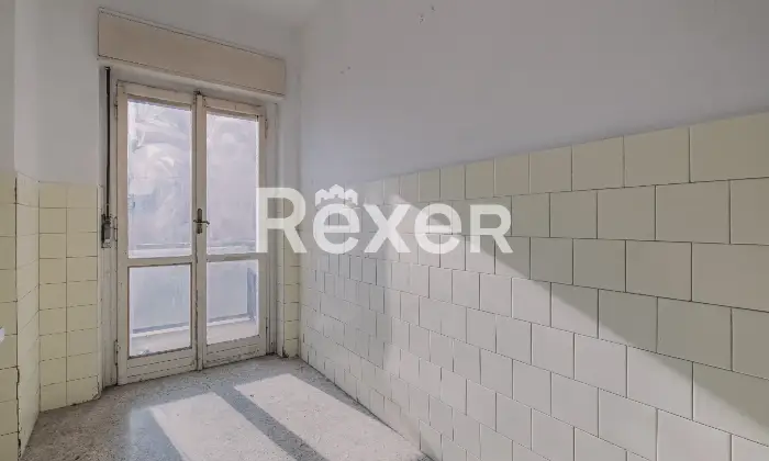 Rexer-Roma-Luminoso-quinto-piano-con-cantina-di-pertinenza-Altro