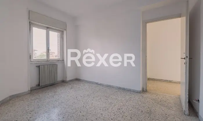 Rexer-Roma-Luminoso-quinto-piano-con-cantina-di-pertinenza-Altro