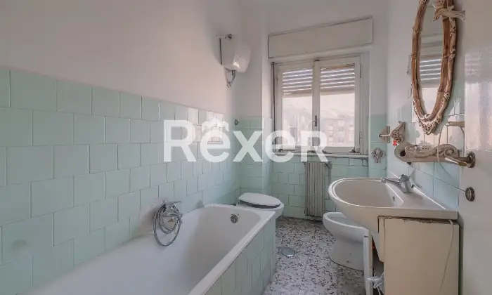 Rexer-Roma-Luminoso-quinto-piano-con-cantina-di-pertinenza-Altro