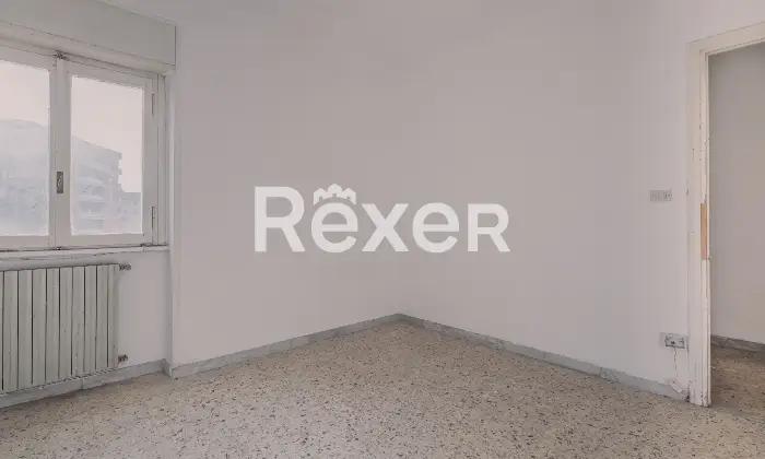 Rexer-Roma-Luminoso-quinto-piano-con-cantina-di-pertinenza-Altro