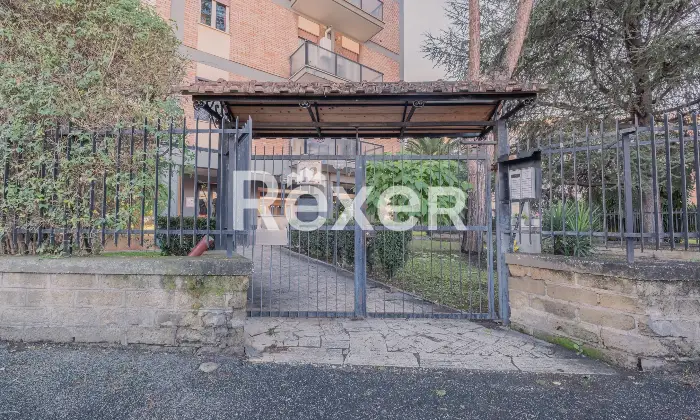 Rexer-Roma-Luminoso-quinto-piano-con-cantina-di-pertinenza-Altro