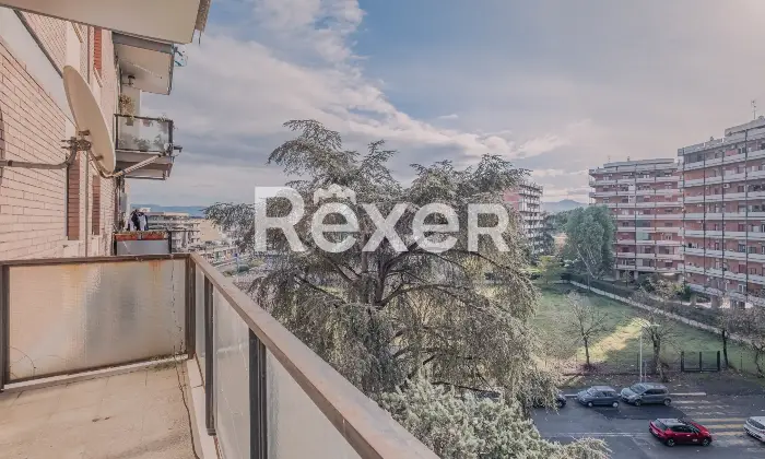 Rexer-Roma-Luminoso-quinto-piano-con-cantina-di-pertinenza-Altro