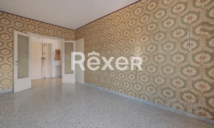 Rexer-Roma-Luminoso-quinto-piano-con-cantina-di-pertinenza-Altro