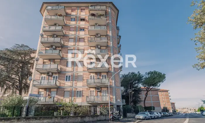 Rexer-Roma-Luminoso-quinto-piano-con-cantina-di-pertinenza-Altro
