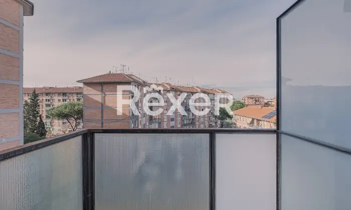 Rexer-Roma-Luminoso-quinto-piano-con-cantina-di-pertinenza-Altro