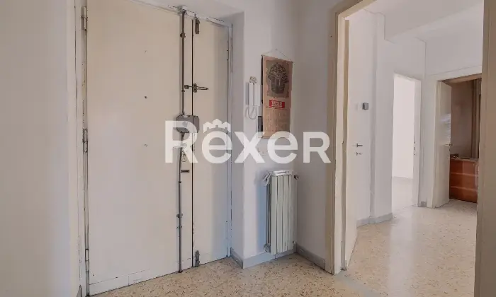 Rexer-Roma-Luminoso-quinto-piano-con-cantina-di-pertinenza-Altro