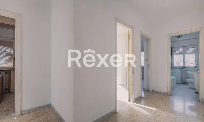 Rexer-Roma-Luminoso-quinto-piano-con-cantina-di-pertinenza-Altro