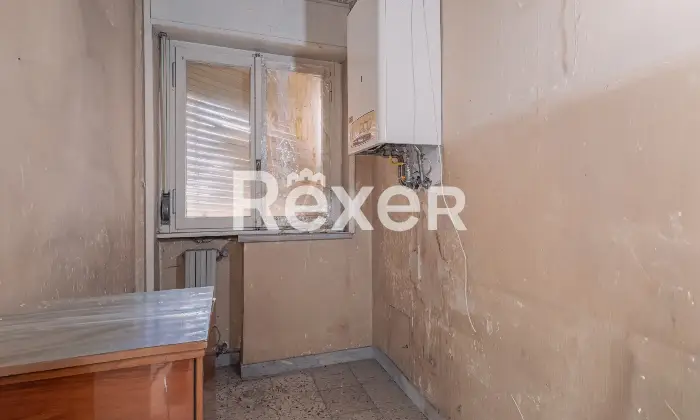 Rexer-Roma-Luminoso-quinto-piano-con-cantina-di-pertinenza-Altro