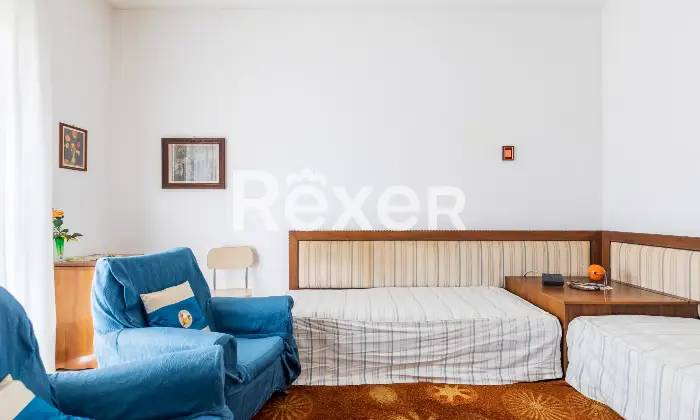 Rexer-Lainate-Tre-Locali-Altro