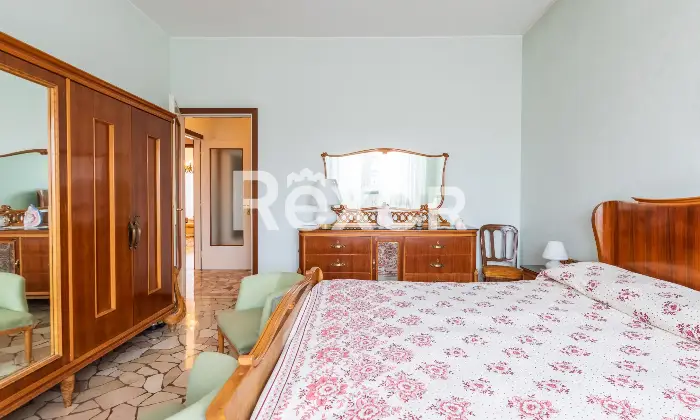 Rexer-Lainate-Tre-Locali-Altro