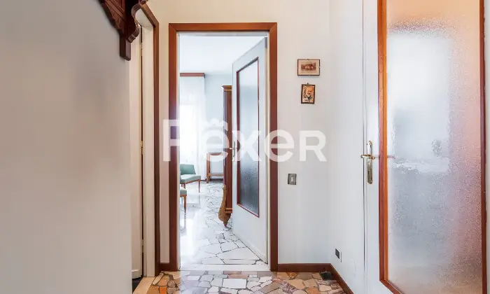 Rexer-Lainate-Tre-Locali-Altro