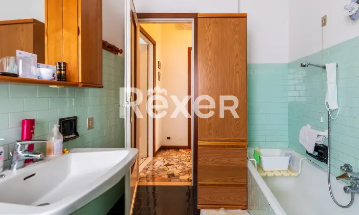 Rexer-Lainate-Tre-Locali-Altro