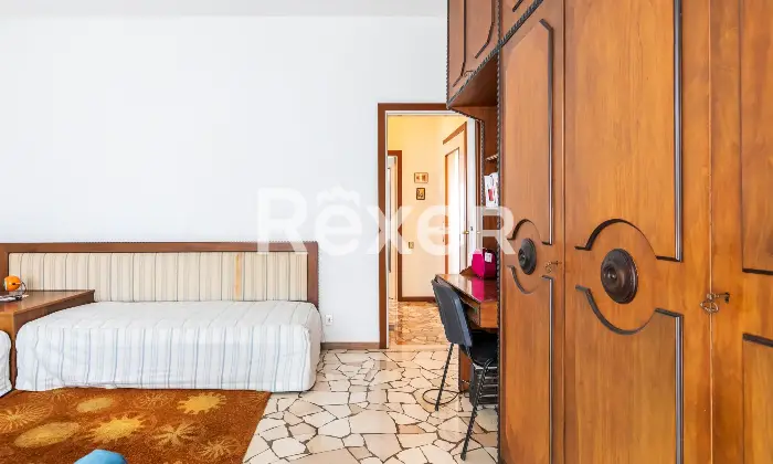 Rexer-Lainate-Tre-Locali-Altro