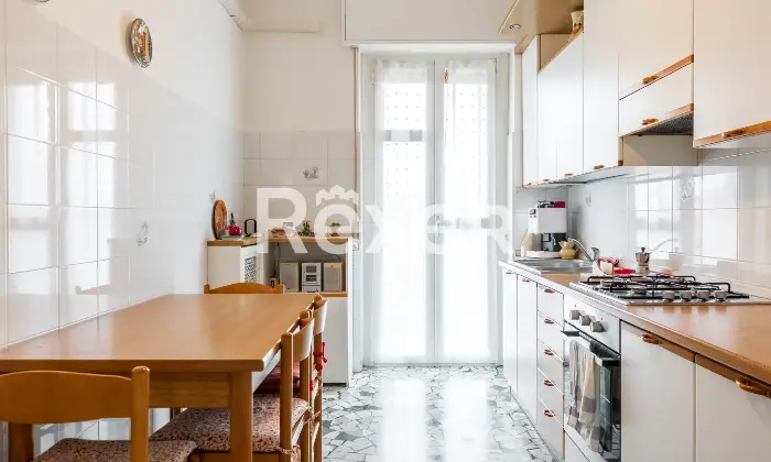 Rexer-Lainate-Tre-Locali-Altro