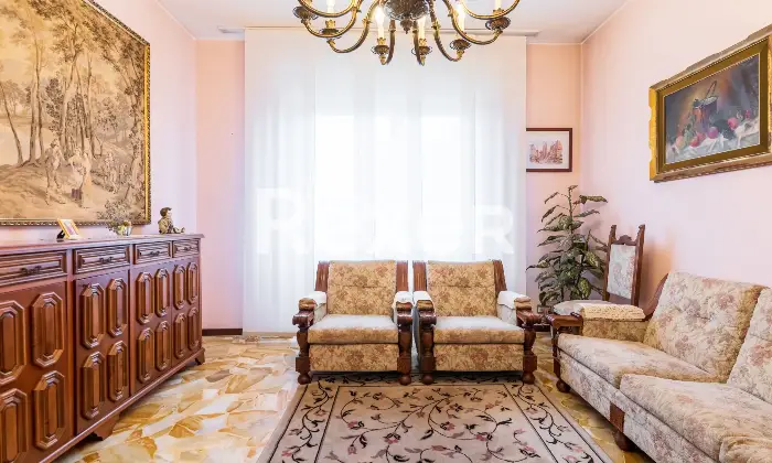 Rexer-Lainate-Tre-Locali-Altro