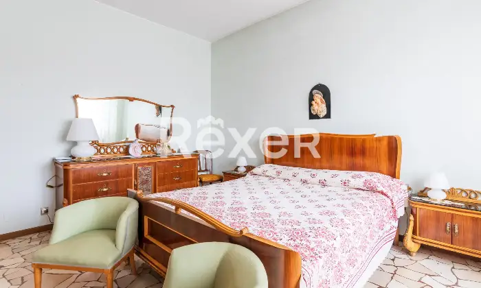 Rexer-Lainate-Tre-Locali-Altro