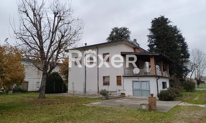 Rexer-Rivarolo-del-Re-ed-Uniti-RIVAROLO-DEL-RE-CR-VILLINO-INDIPENDENTE-CON-AUTORIMESSA-Giardino