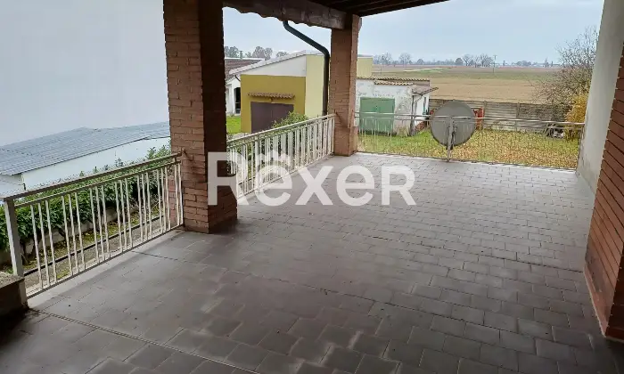Rexer-Rivarolo-del-Re-ed-Uniti-RIVAROLO-DEL-RE-CR-VILLINO-INDIPENDENTE-CON-AUTORIMESSA-Terrazzo