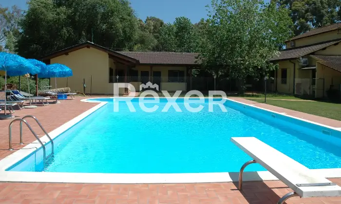 Rexer-Sabaudia-Agriturismo-con-piscina-e-bellissimo-giardino-Terrazzo