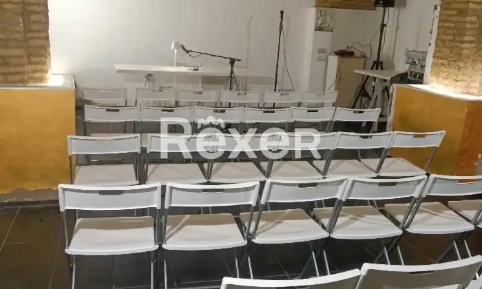 Rexer-Ortona-Bellissimo-locale-centralissimo-con-volte-cielo-di-carrozza-Salone