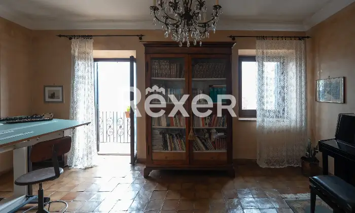 Rexer-Priverno-Immobile-ubicato-nel-centro-storico-di-Priverno-con-ingresso-indipendente-Altro