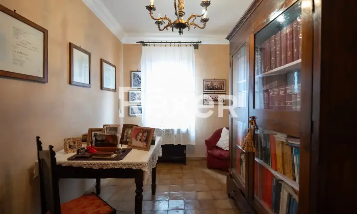 Rexer-Priverno-Immobile-ubicato-nel-centro-storico-di-Priverno-con-ingresso-indipendente-Altro