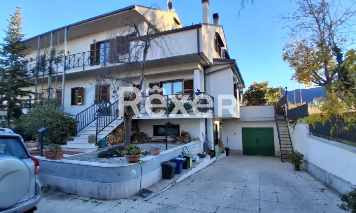 Rexer-Introdacqua-Elegante-villetta-con-giardino-Altro