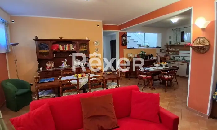 Rexer-Introdacqua-Elegante-villetta-con-giardino-Altro