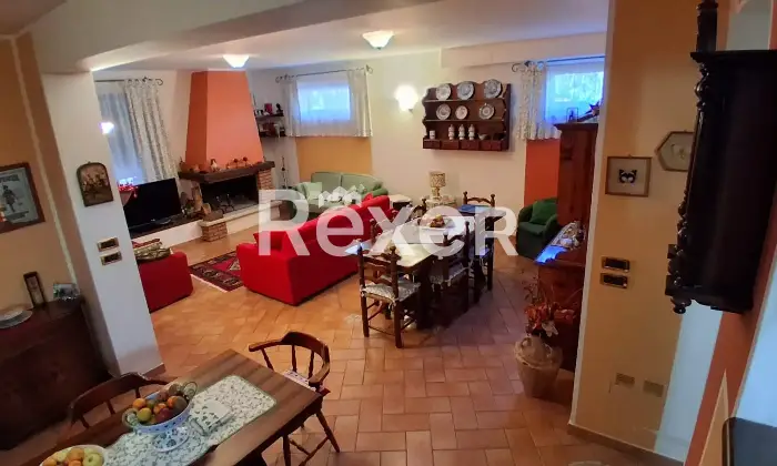 Rexer-Introdacqua-Elegante-villetta-con-giardino-Altro