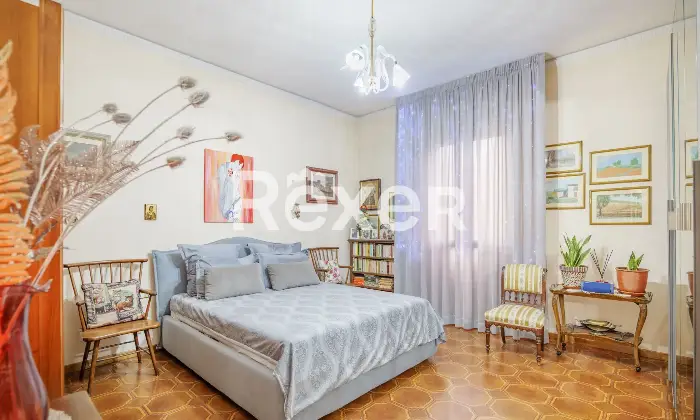 Rexer-Firenze-Puccini-pressi-ampio-quadrivani-con-due-balconi-Altro