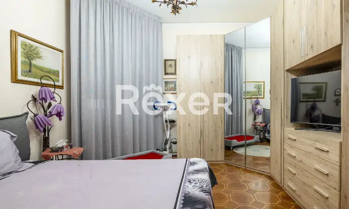 Rexer-Firenze-Puccini-pressi-ampio-quadrivani-con-due-balconi-Altro