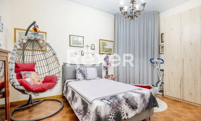 Rexer-Firenze-Puccini-pressi-ampio-quadrivani-con-due-balconi-Altro