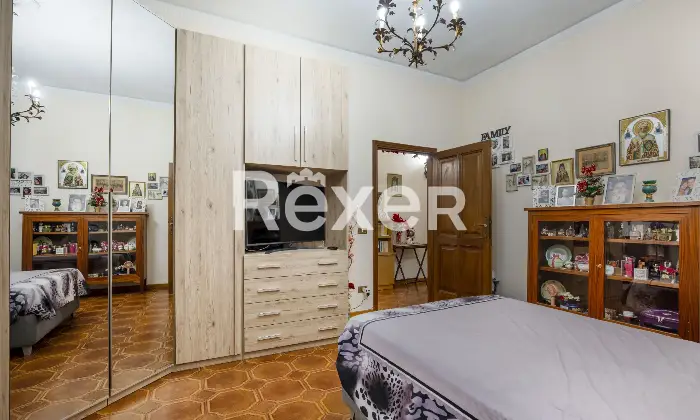 Rexer-Firenze-Puccini-pressi-ampio-quadrivani-con-due-balconi-Altro