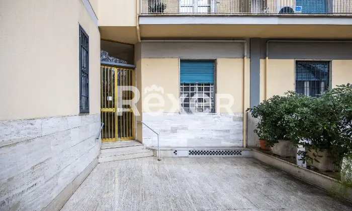 Rexer-Firenze-Puccini-pressi-ampio-quadrivani-con-due-balconi-Altro